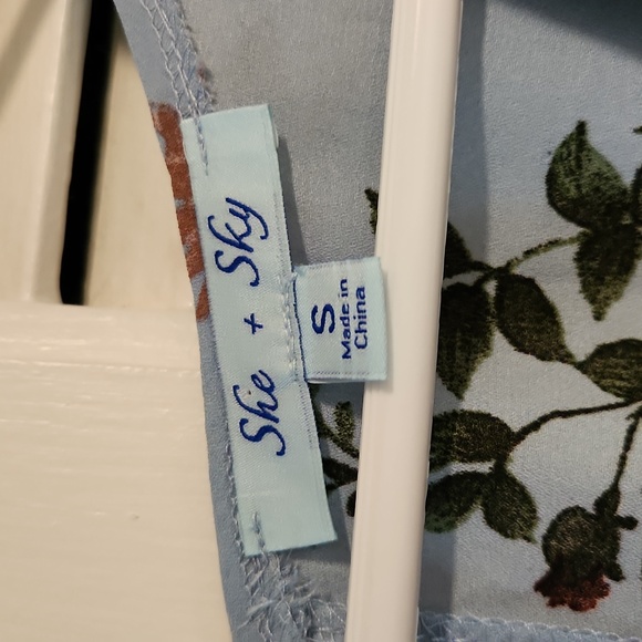 Blue flowered rompers l/s, short part is lined. - Picture 8 of 8